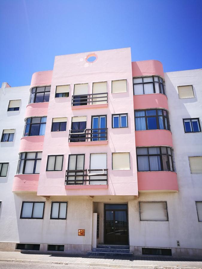 Peniche'S Blue & Yellow Exterior photo